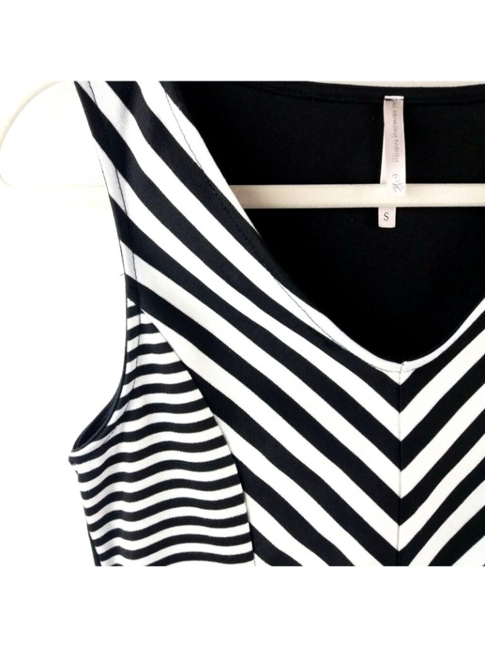 Soul Harmony Energy Sleeveless Dress Small Black White Striped Fitted Stretch - Picture 2 of 6